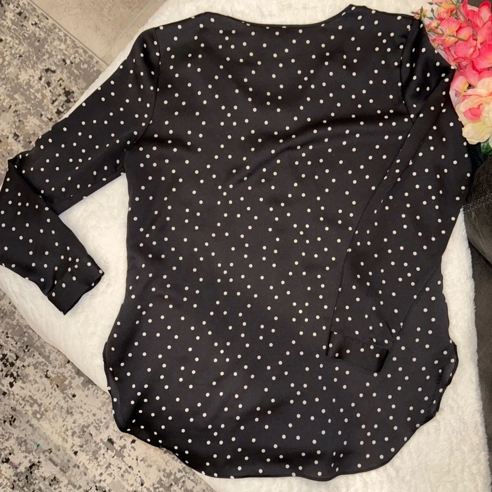 3 x 20$ Vince Camuto Black and White Polka Dot Blouse Size S - Picture 6 of 6